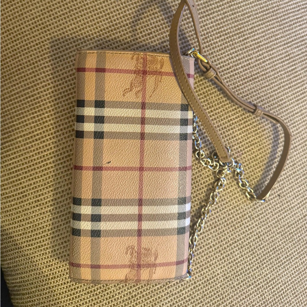 Burberry Good condition crossbody